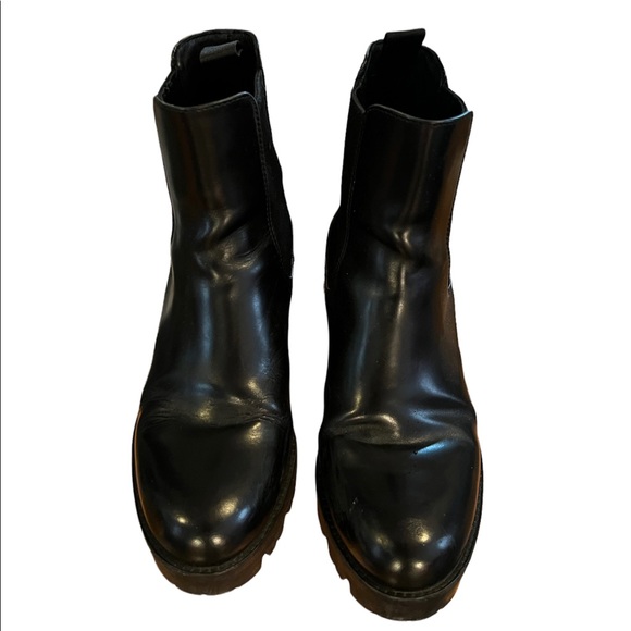 Classic PRADA Chelsea boots! Like new! - Picture 2 of 4